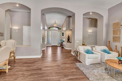 1025 W Enfield Pl - Entry View 2