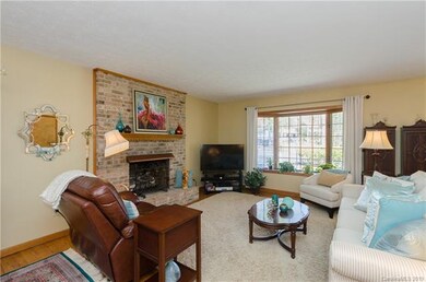 39 Loblin Ln, Hendersonville, NC 28792 - photo 2