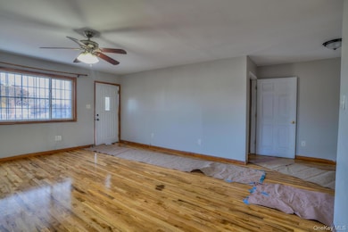 13048 129th St, South Ozone Park, NY 11420 - photo 3