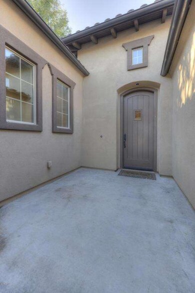 002_Courtyard