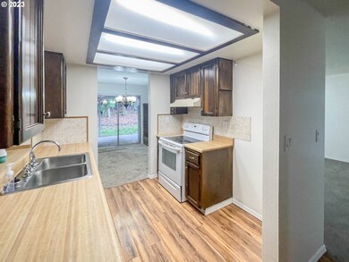 1315 E Fourth Ave, Sutherlin, OR 97479 - photo 7