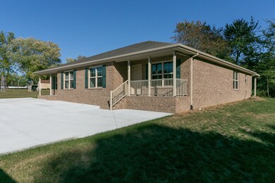 296 Hunt St, Manchester, TN 37355 - photo 2