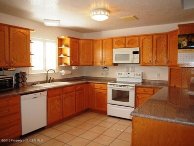 5001 Evergreen Dr, Farmington, NM 87402 - photo 3