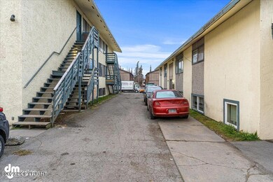 07-Front Exterior_ELI09908