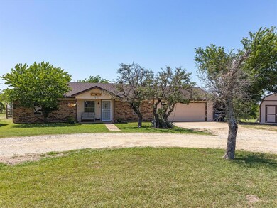 704 Land of Goshen Dr, Springtown, TX 76082 - photo 4
