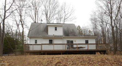 363 Swallow Cir, Lehman Township, PA 18324 - photo 5