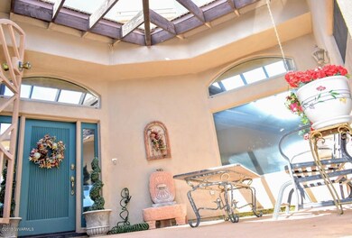 6450 N Thunder Ridge Front Entry Patio