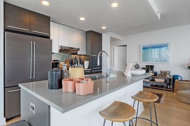 Crystal Point unit C1705, Jersey City, NJ 07302 - photo 7