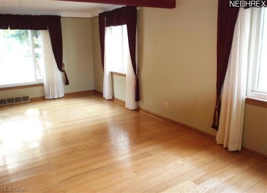 1976 Idlehurst Dr, Euclid, OH 44117 - photo 7