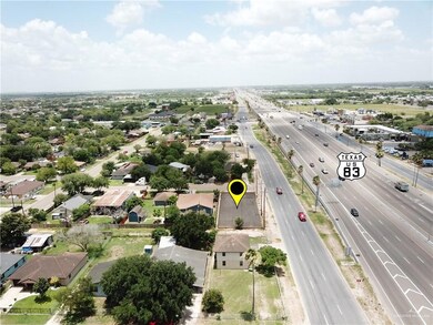 Bird's eye view of a main thoroughfare
