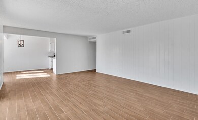 11204 Shoreline Dr-5