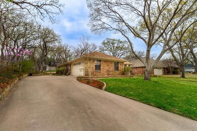 1213 Donna Ln, Bedford, TX 76022 - photo 2