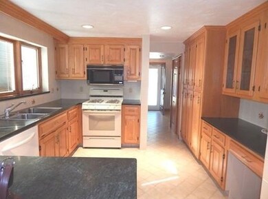 67 Packard St, Hudson, MA 01749 - photo 4