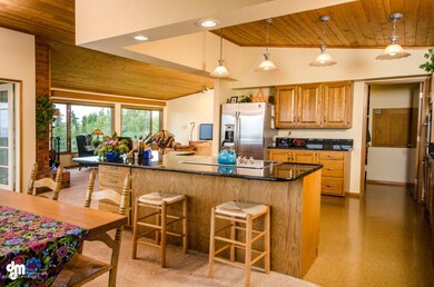 [photo 2019977] kitchenbreakfast bar