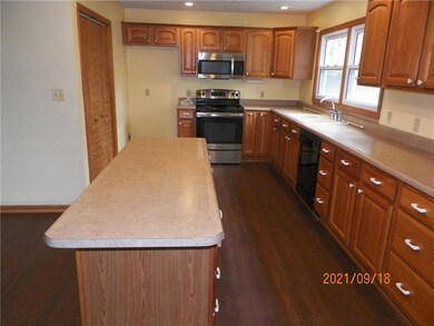 3515 Richland Dr, Columbus, IN 47203 - photo 3