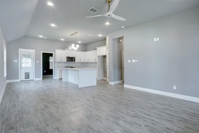 209 Clover Cir, Weatherford, TX 76086 - photo 5