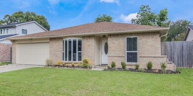 4214 Lucian Ln, Friendswood, TX 77546 - photo 3