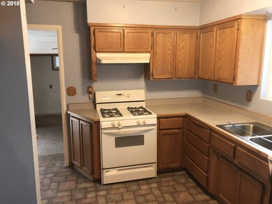 1101 SW Rogue River Ave, Grants Pass, OR 97526 - photo 5