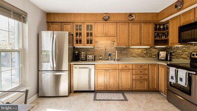 10610 High Beam Ct, Columbia, MD 21044 - photo 3