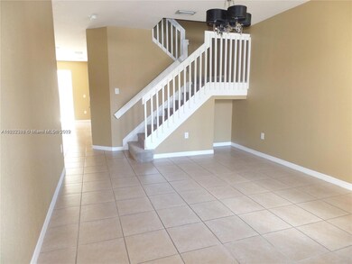 Neurtral tile flooring
