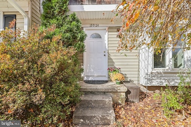 19924 Wyman Way, Germantown, MD 20874 - photo 2