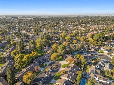 7401 Hilton Head Way unit 18, Bakersfield, CA 93309 - photo 2
