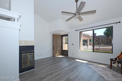06 Livingroom 1