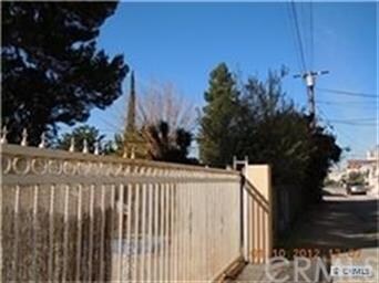 RV ACCESS AT SIDE GATE