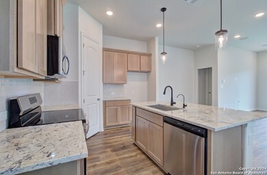 880 Casetta Trail, New Braunfels, TX 78130 - photo 6