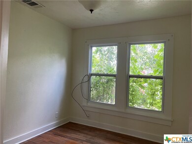 824 Bismark St, Seguin, TX 78155 - photo 6