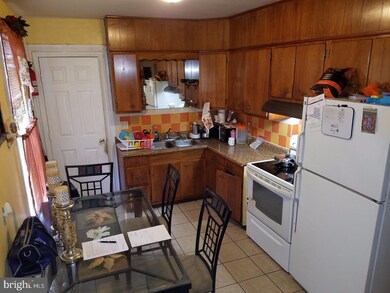 822 Locust St, Reading, PA 19604 - photo 5