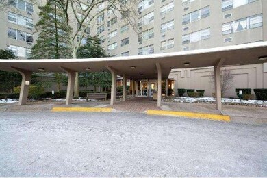 Radnor House unit 312, Bryn Mawr, PA 19010 - photo 2