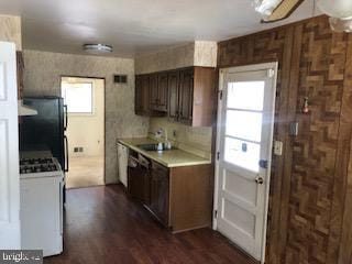 8806 Braeside Dr, Lanham, MD 20706 - photo 5