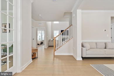 423 Meadow Creek Dr, Bowie, MD 20716 - photo 4