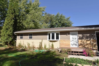 1706 2nd St SW, Independence, IA 50644 - photo 2