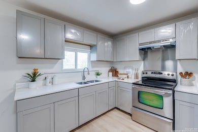 12209 Lucky Oaks St, Live Oak, TX 78233 - photo 5