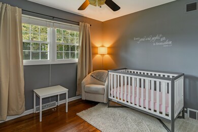 1015 E Evergreen St, Wheaton, IL 60187 - photo 5