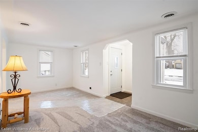 20406 Floral St, Livonia, MI 48152 - photo 4