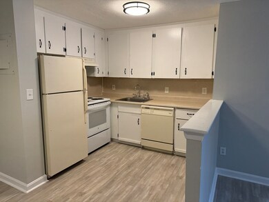21 North Ave unit 28, Rockland, MA 02370 - photo 2
