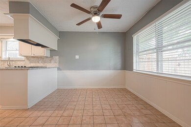 9907 Kirkfalls Dr, Houston, TX 77089 - photo 6