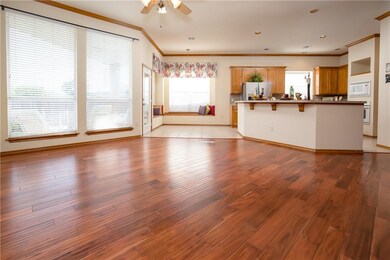 1804 NE 11th Cir, Moore, OK 73160 - photo 6