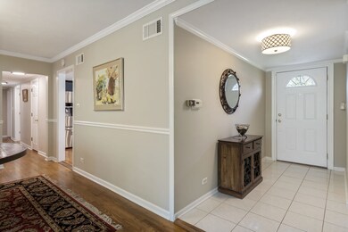 124 E Elm St, Wheaton, IL 60189 - photo 6