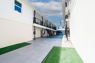 912 Church St unit 4, Galveston, TX 77550 - photo 3