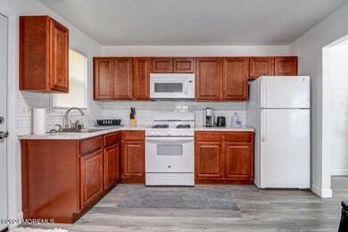 011 - Small Kitchen 2