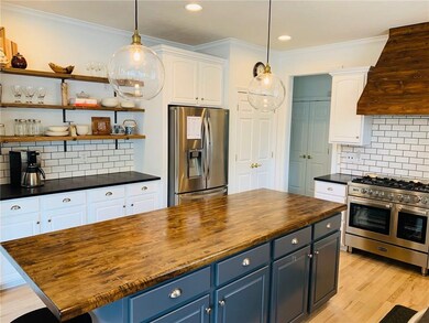 10585 Balroyal Ct, Fishers, IN 46037 - photo 5