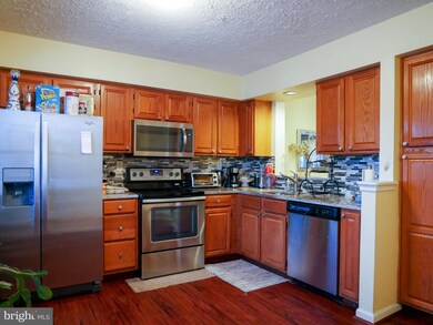 18804 Sky Blue Cir, Germantown, MD 20874 - photo 4