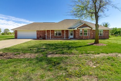 403 E Jean Pierre, Chouteau, OK 74337 - photo 2