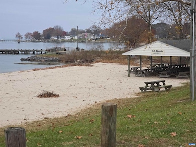 19 Evergreen Dr, Colonial Beach, VA 22443 - photo 3