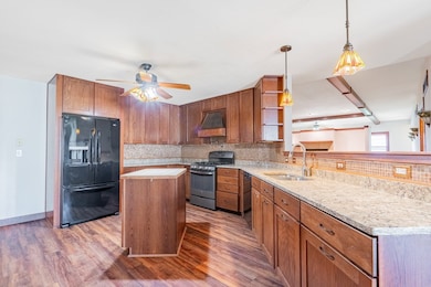 1515 Belclare Rd, Normal, IL 61761 - photo 7