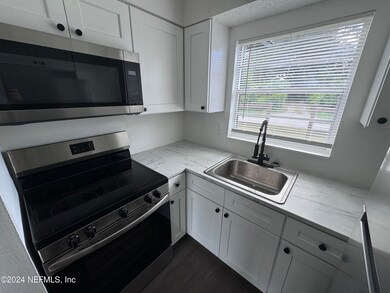 1533 Pullen Rd unit 3, Jacksonville, FL 32216 - photo 3